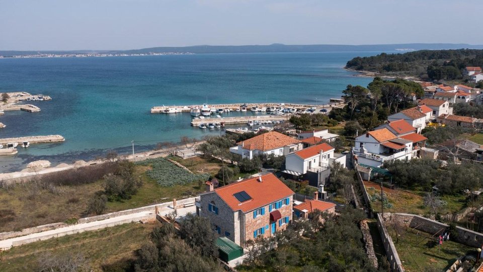 Island paradise: A beautiful stone villa by the sea on the island of Pašman!