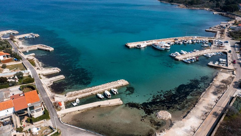 Raj na otoku: Čudovita kamnita vila ob morju na otoku Pašman!