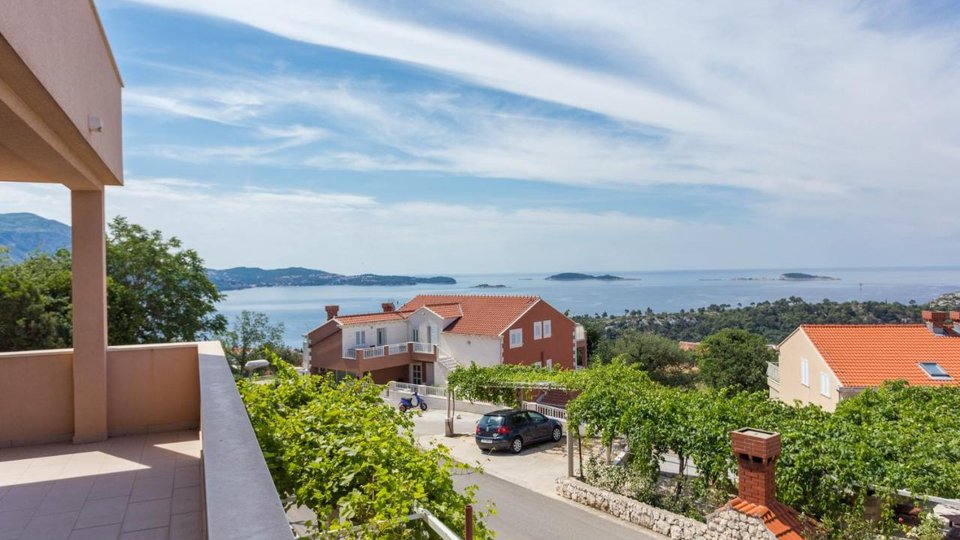 Čudovita apartmajska vila s pogledom na morje v Župi Dubrovački!
