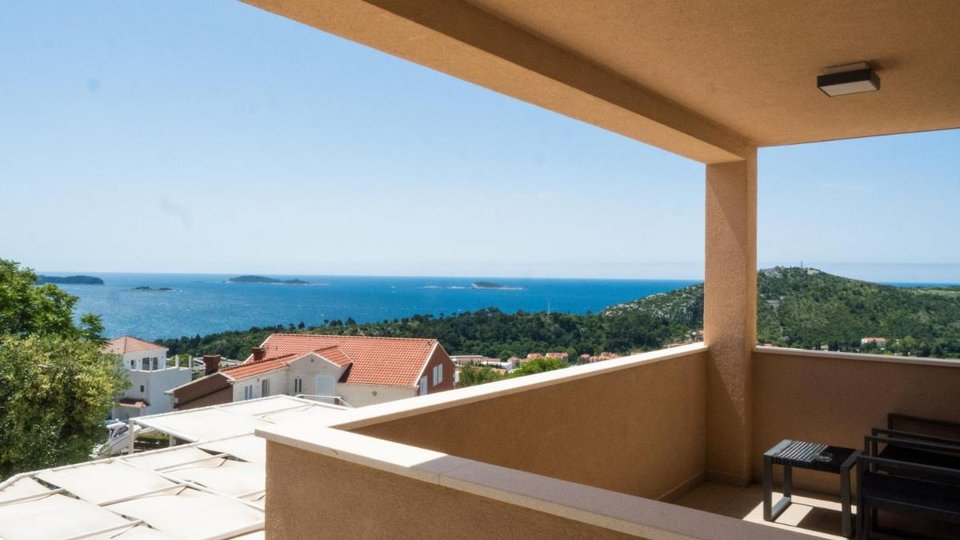Prekrasna apartmanska vila s pogledom na more u Župi Dubrovačkoj!
