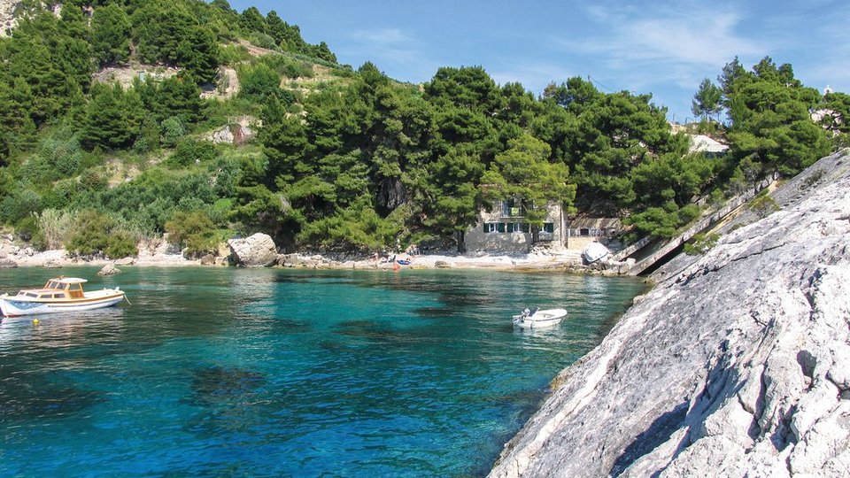 Wunderschönes Steinhaus in exklusiver Lage, erste Reihe am Meer – der Insel Hvar!