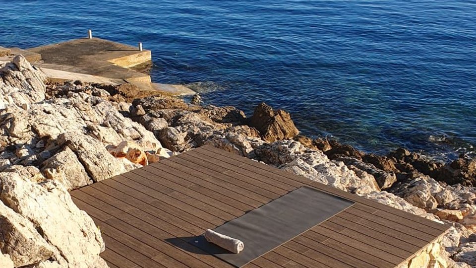 Beautiful luxury villa 1st row by the sea on the island of Korčula!