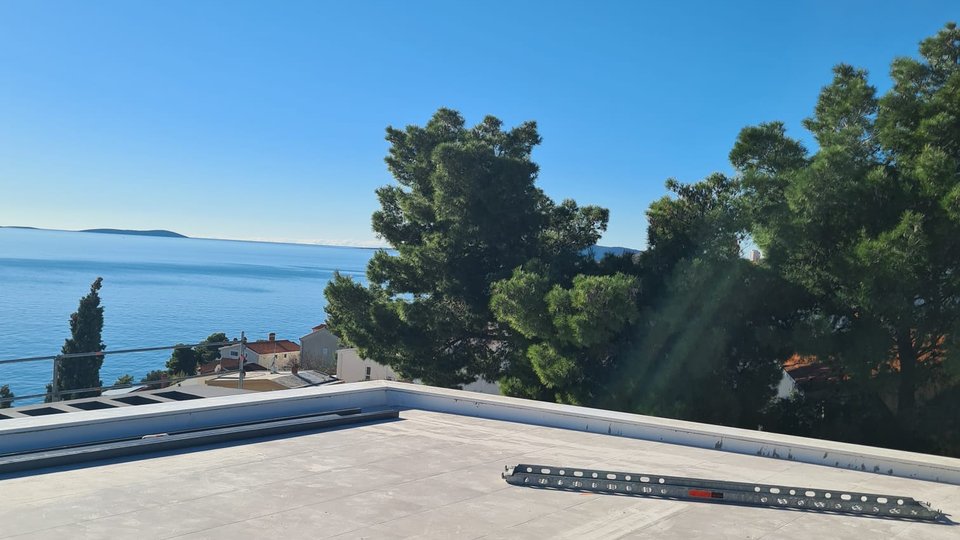 Luksuzni dvoetažni stan s bazenom 60 m od plaže - Čiovo, Trogir!