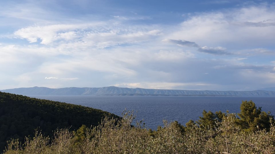 Izuzetno zemljište 1. red uz more s beskrajnim potencijalom – Vela Luka, Korčula!