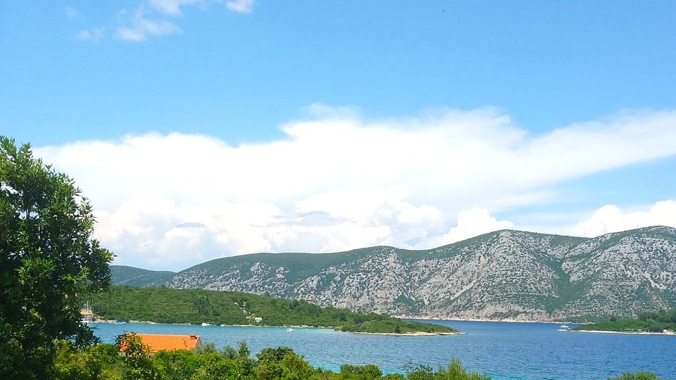 Izjemno gradbeno zemljišče le 50 m od morja - Račišće, Korčula!