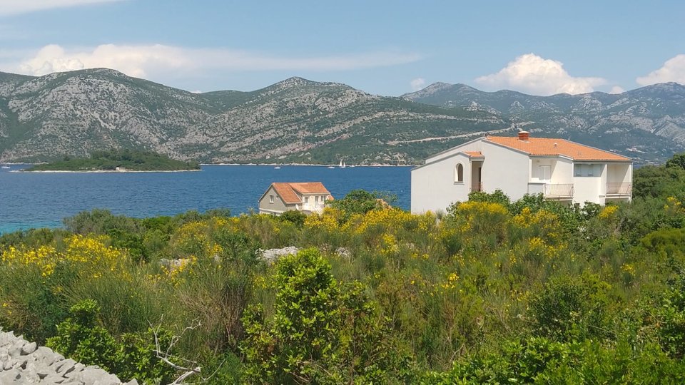 Izjemno gradbeno zemljišče le 50 m od morja - Račišće, Korčula!