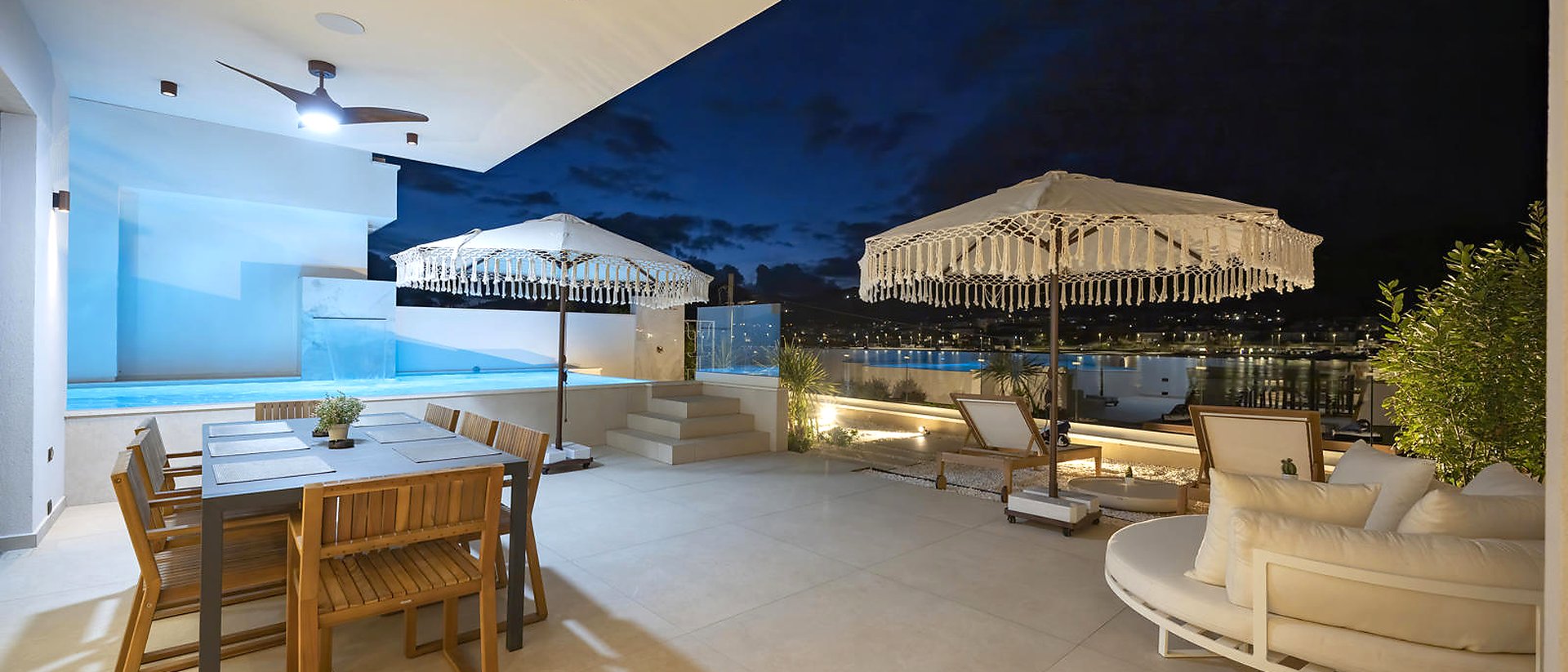 Neue Luxusvilla in erster Reihe am Meer auf der Insel Čiovo! Eine einmalige Gelegenheit!