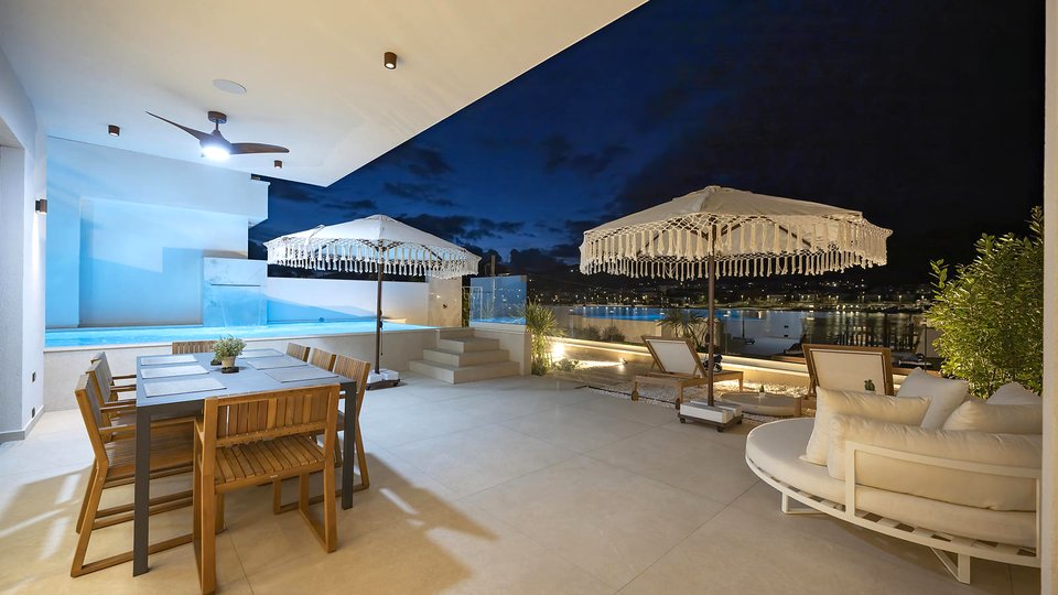 Nova luksuzna vila prvi red ob morju na otoku Čiovo! Edinstvena priložnost!