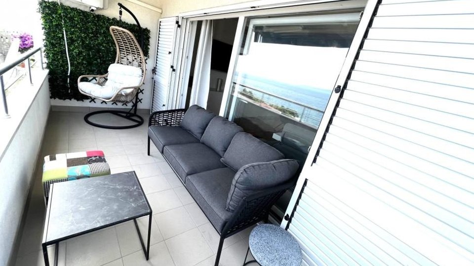 Moderan stan na atraktivnoj lokaciji 80 m od mora na otoku Čiovu!