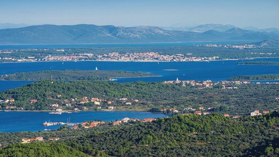 Large plot of land in an exclusive location next to the beach - the island of Pašman!