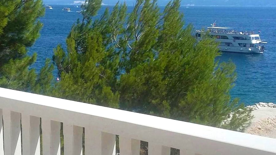 Luxuriöse Villa mit großem Potenzial, erste Reihe am Meer in der Nähe von Split!