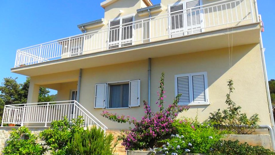 Eine wunderschöne Villa mit Panoramablick auf das Meer auf der Insel Korčula!