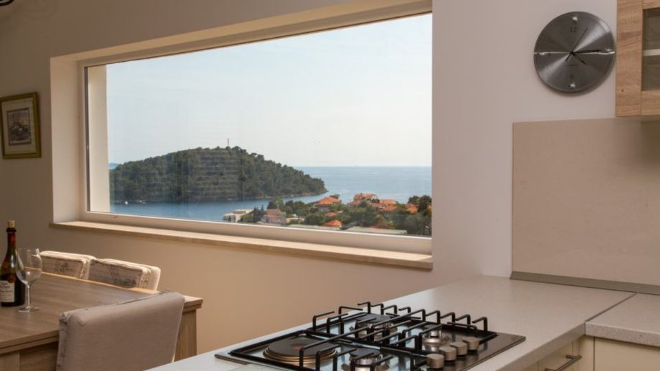 Predivna vila s panoramskim pogledom na more na otoku Korčuli!