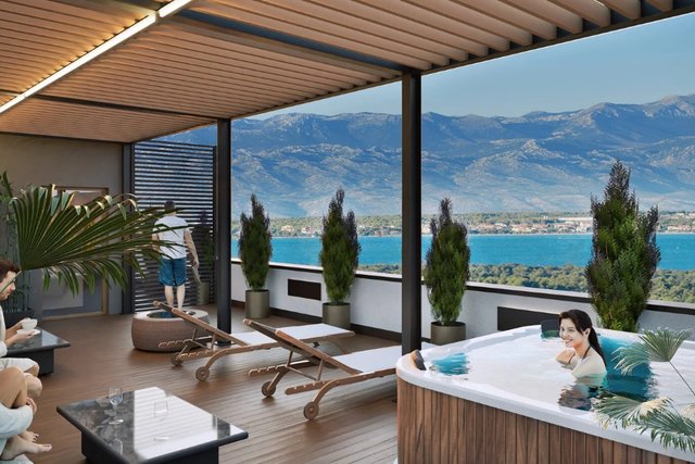 Luxus-Penthouse mit Dachterrasse und spektakulärem Meerblick - Nin!