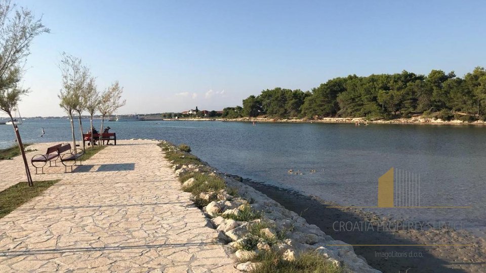 Prostorna apartmajska hiša 50 m od plaže v bližini Zadra!