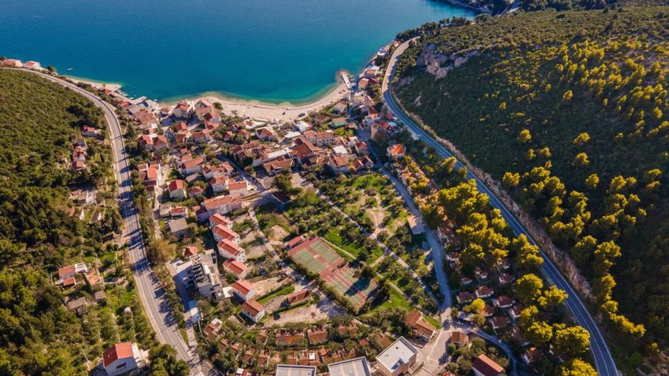 Touristendorf mit Hotel, erste Reihe zum Strand - Klek!