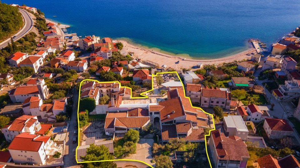 Turistično naselje s hotelom, prva vrsta do plaže - Klek!