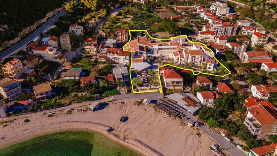 Turistično naselje s hotelom, prva vrsta do plaže - Klek!