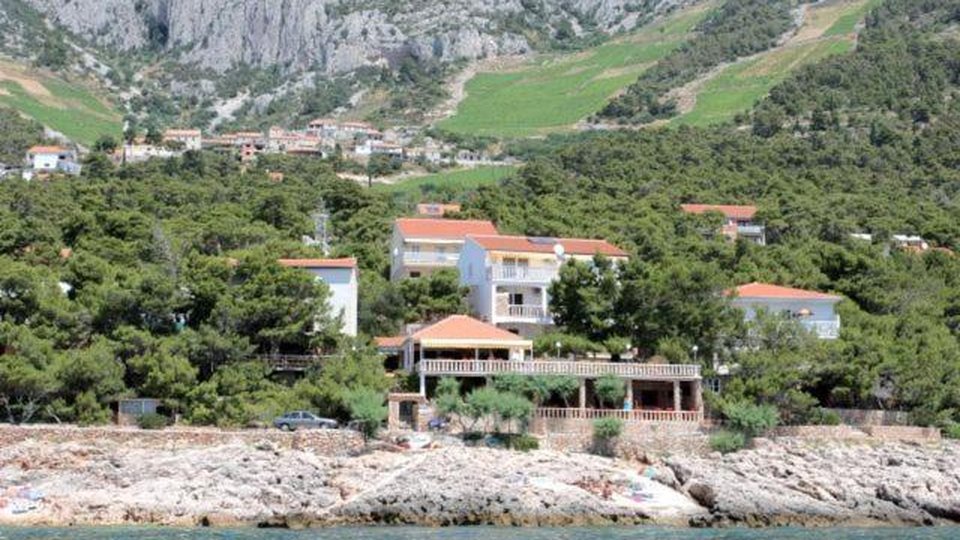 Attractive pension in an exclusive location by the sea on the island of Hvar!