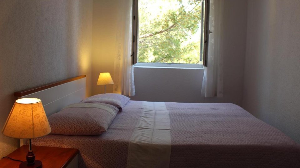 Attractive pension in an exclusive location by the sea on the island of Hvar!