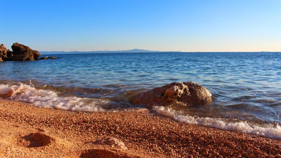 Atraktiven penzion na ekskluzivni lokaciji ob morju na otoku Hvar!