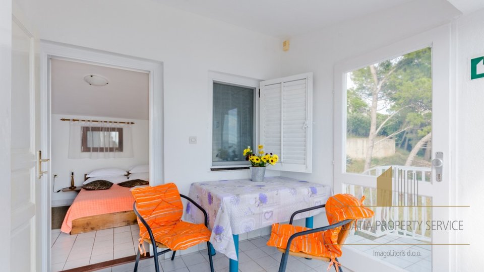 Beautiful apartment house with a sea view on the Omiš Riviera!