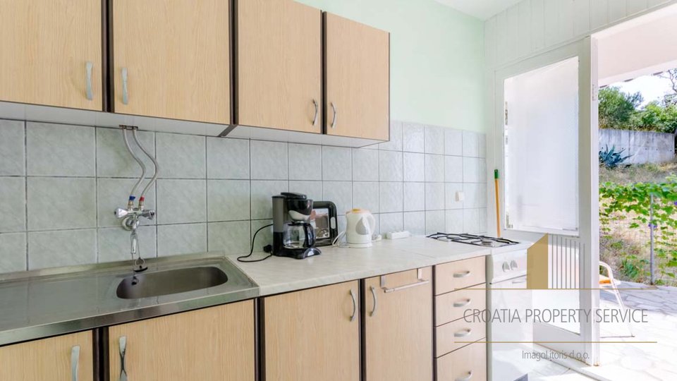 Čudovita apartmajska hiša s pogledom na morje na omiški rivieri!