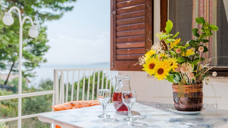 Wunderschönes Apartmenthaus mit Meerblick an der Riviera von Omiš!