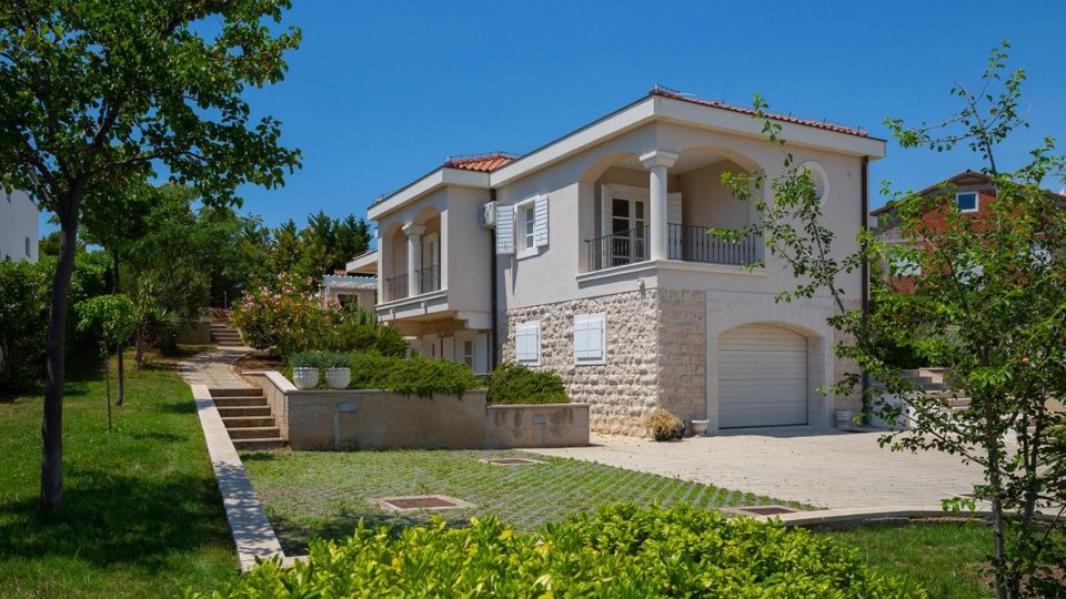 Exklusive Designervilla mit Meerblick – Vodice!