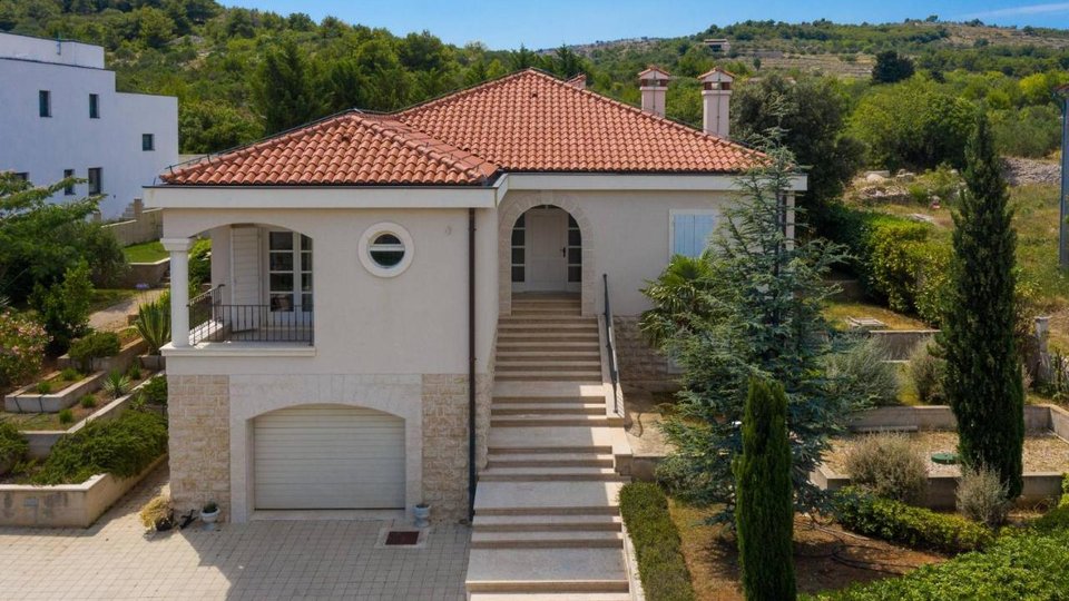 Ekskluzivna dizajnerska vila s pogledom na morje - Vodice!