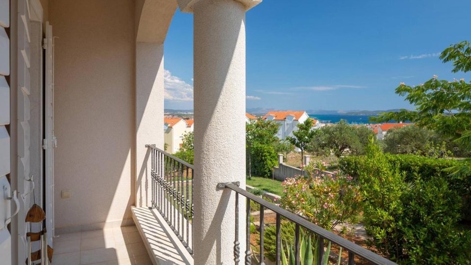 Ekskluzivna dizajnerska vila s pogledom na more - Vodice!