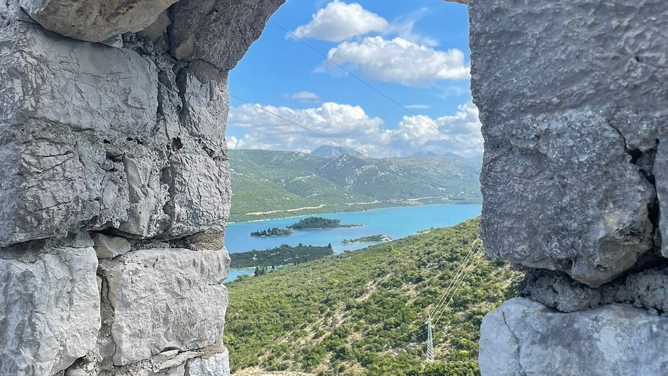 Čudovit otok s popolno zasebnostjo v bližini Dubrovnika!