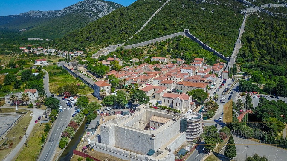 A rare opportunity: an exceptional plot of land within the walls of Ston on Pelješac!