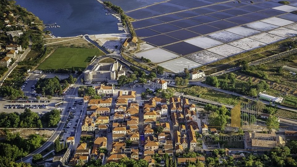 Eine seltene Gelegenheit: ein außergewöhnliches Grundstück innerhalb der Mauern von Ston auf Pelješac!