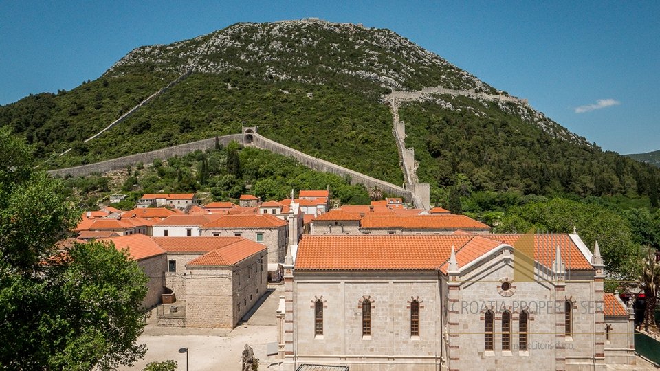 Eine seltene Gelegenheit: ein außergewöhnliches Grundstück innerhalb der Mauern von Ston auf Pelješac!