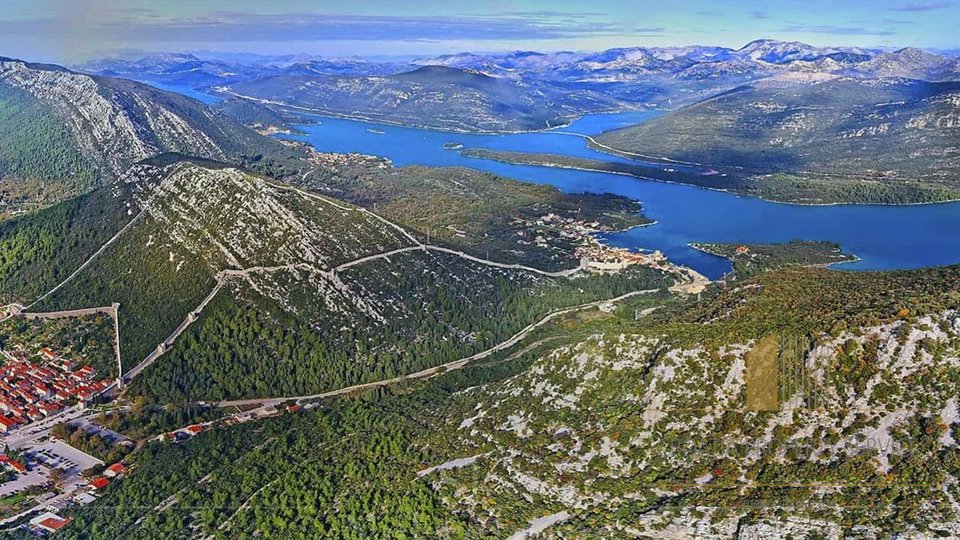 Eine seltene Gelegenheit: ein außergewöhnliches Grundstück innerhalb der Mauern von Ston auf Pelješac!