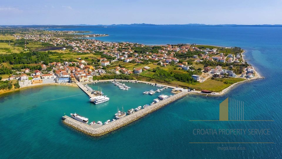 Attraktives Grundstück 90 m vom Meer entfernt - Privlaka, Zadar!