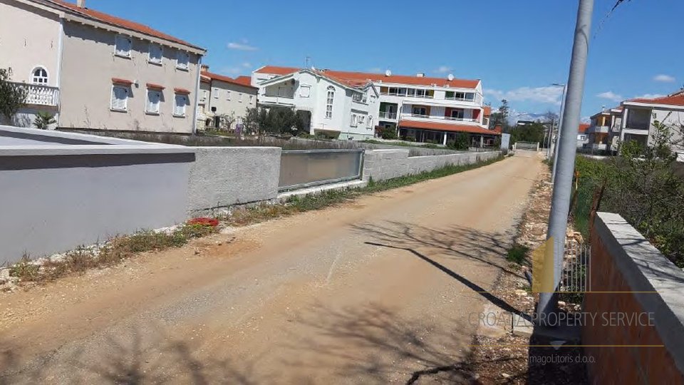 Attraktives Grundstück 90 m vom Meer entfernt - Privlaka, Zadar!