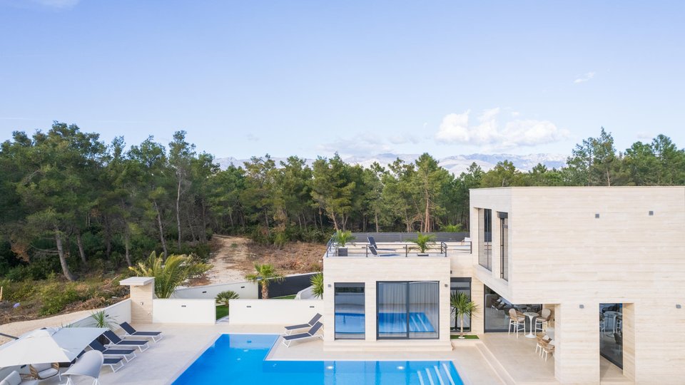 Elegant villa with a panoramic view of the sea near Zadar!