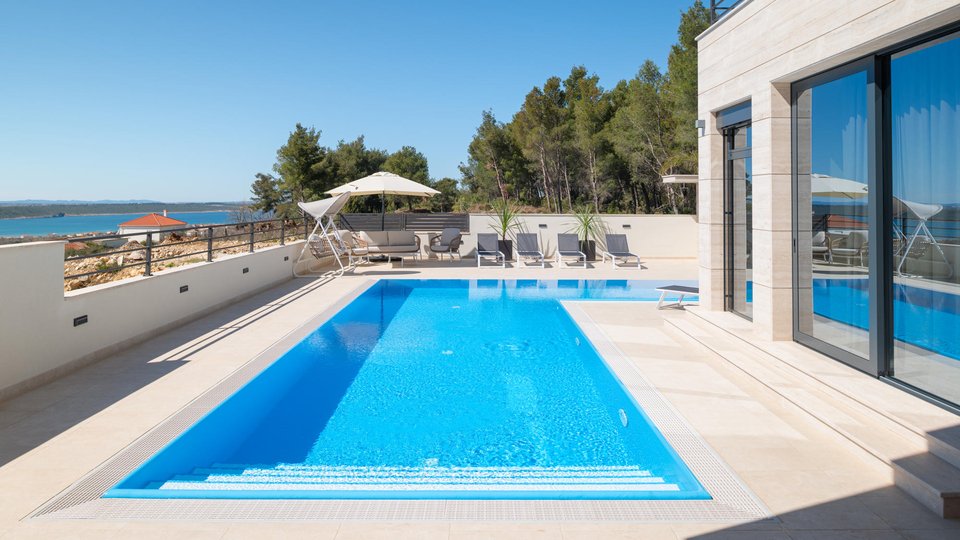 Elegante Villa mit Panoramablick auf das Meer in der Nähe von Zadar!