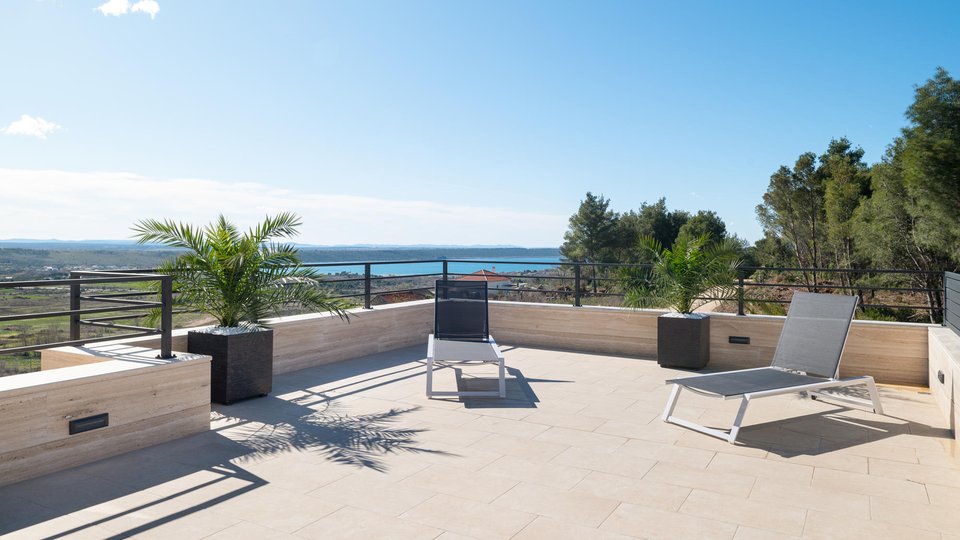 Elegant villa with a panoramic view of the sea near Zadar!