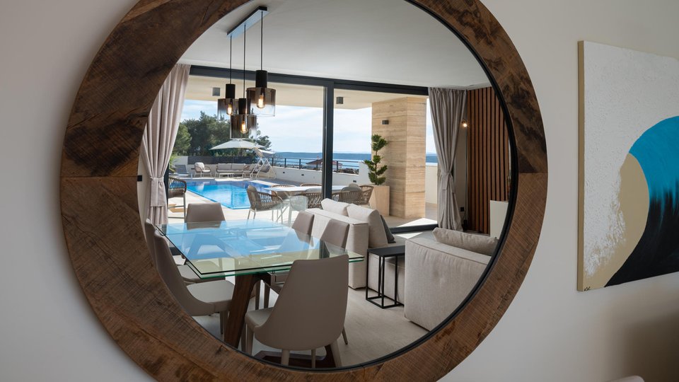 Elegante Villa mit Panoramablick auf das Meer in der Nähe von Zadar!