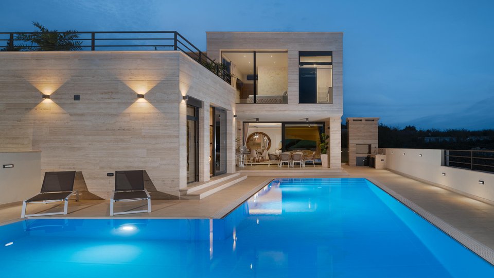 Elegant villa with a panoramic view of the sea near Zadar!