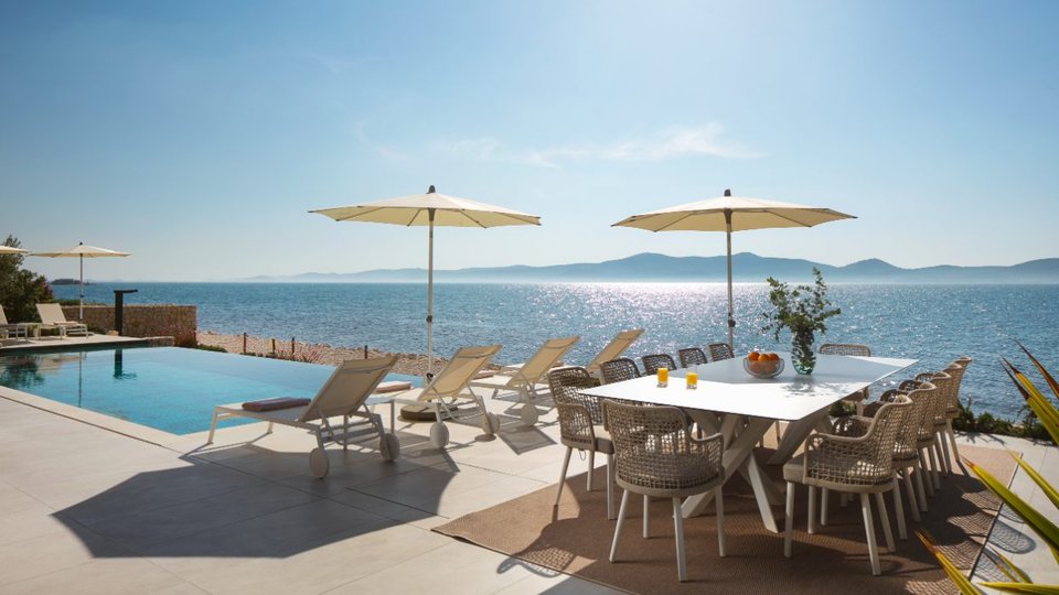 Elegant luxury villa by the beach near Zadar!