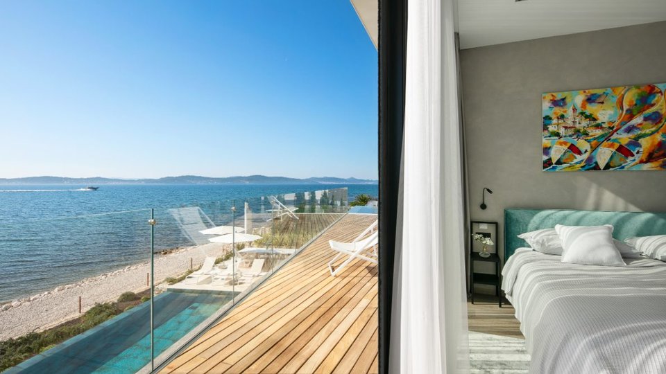 Elegant luxury villa by the beach near Zadar!