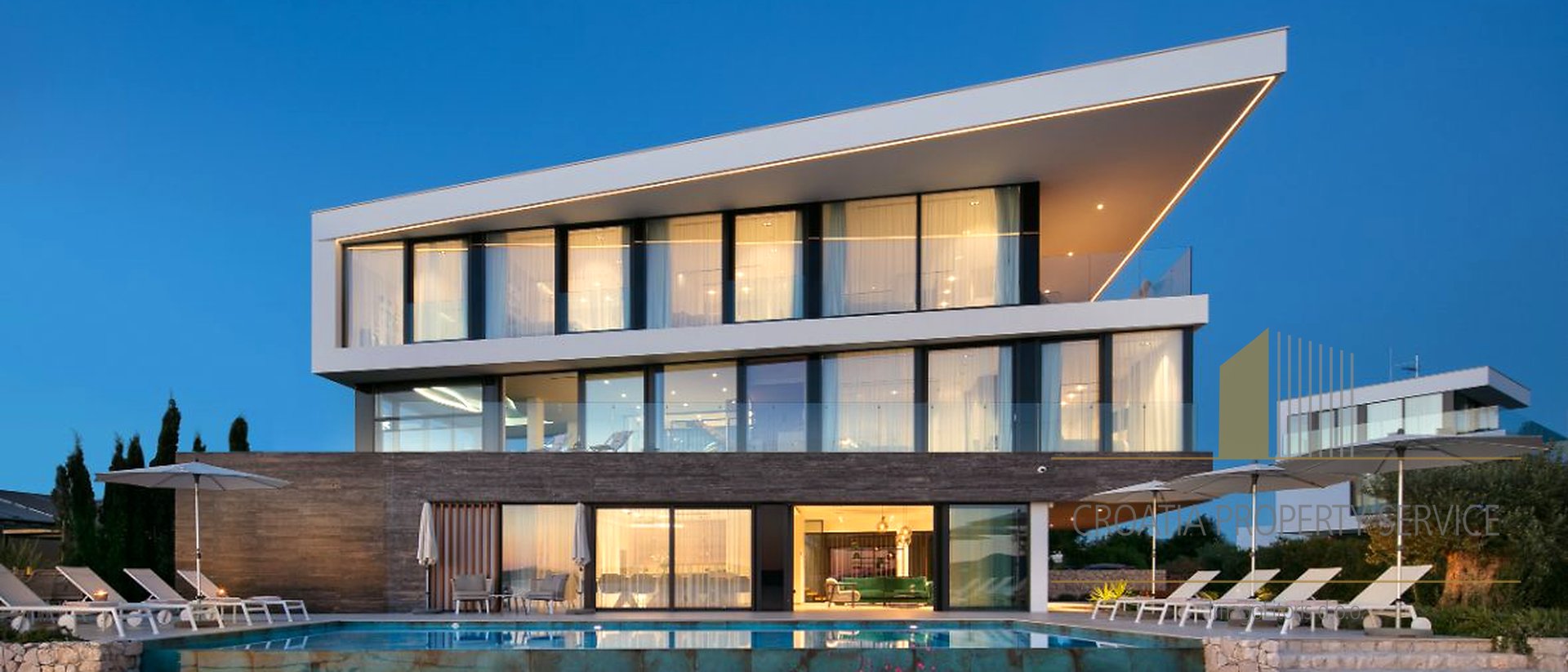 Elegant luxury villa by the beach near Zadar!