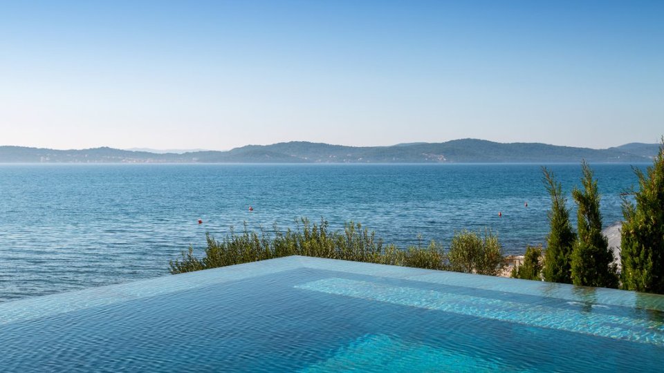 Elegant luxury villa by the beach near Zadar!