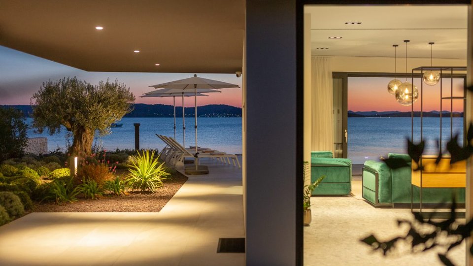 Elegant luxury villa by the beach near Zadar!