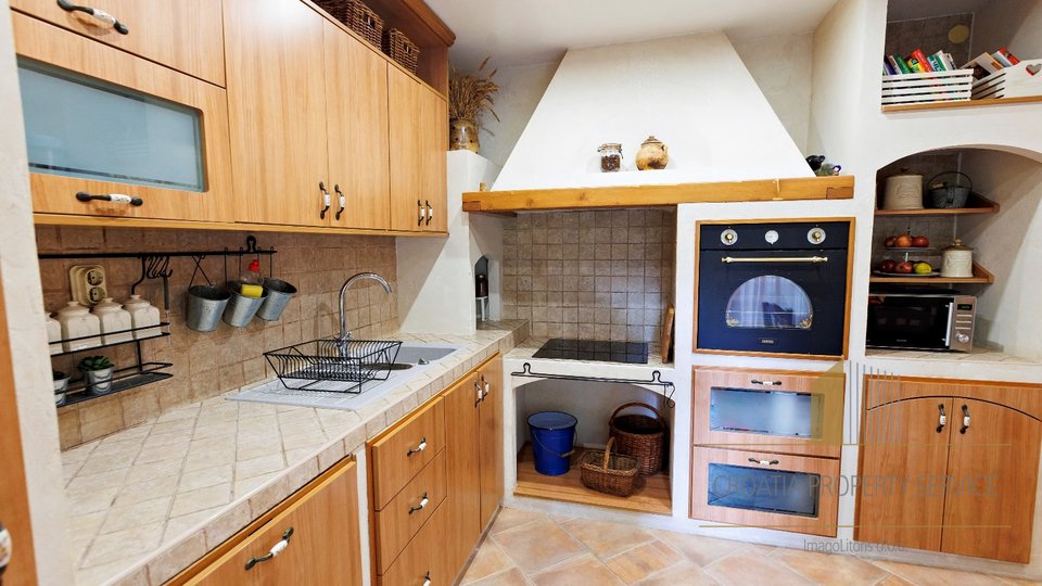 Spacious apartment with a large yard in an excellent location in Split!