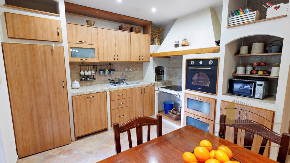 Spacious apartment with a large yard in an excellent location in Split!